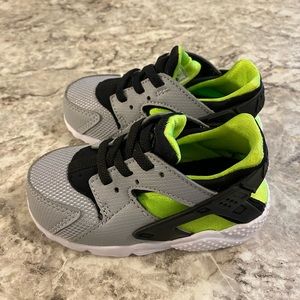 Like new Nike Huarache toddler 7c